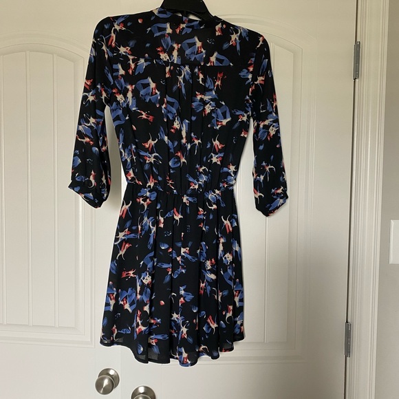 Lush dress - Picture 2 of 2